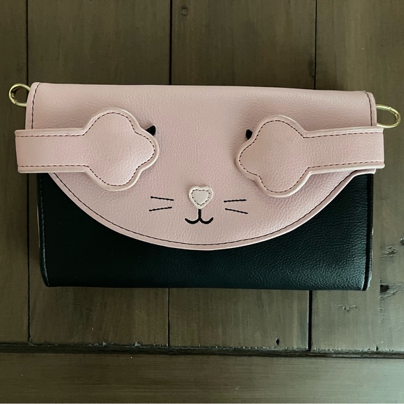 Betsey Johnson Pink and Black Peek a Boo Cat Wristlet Crossbody with Cat Mug - Picture 5 of 13